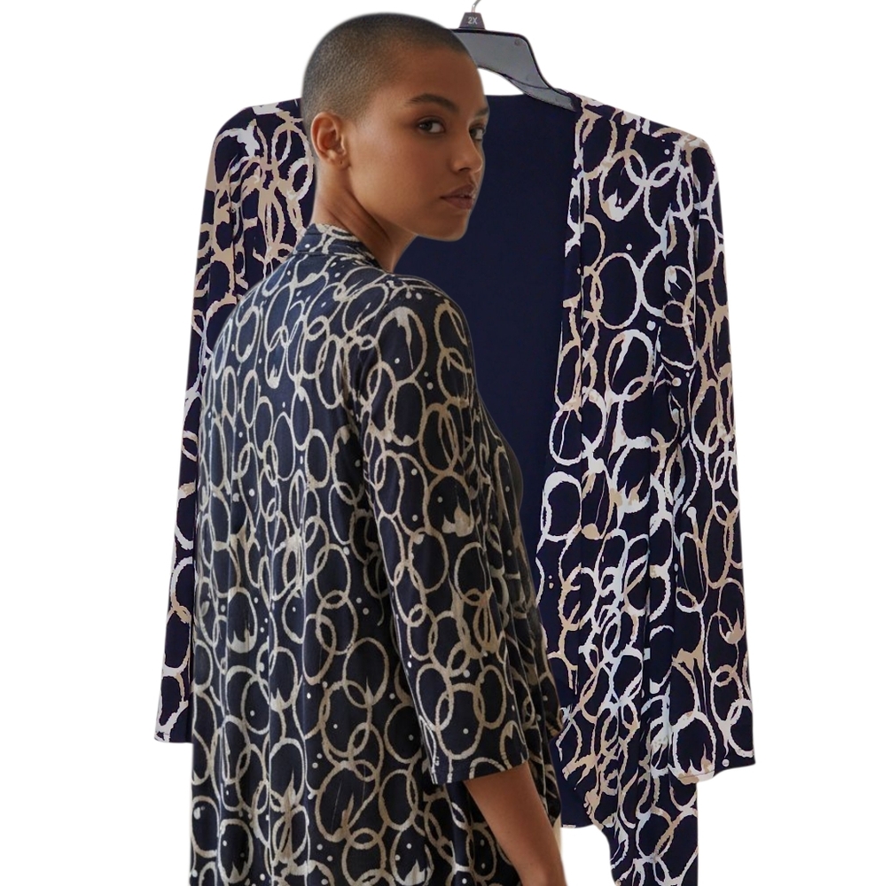 Chic Navy Blazer With White Patterns - image 1